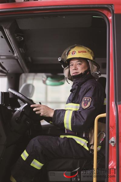 23年参与3500次灭火救援，消防老兵“水哥”的烈火情缘