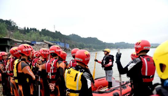 资阳消防开展IRIA ADVISER急流与洪水救援培训