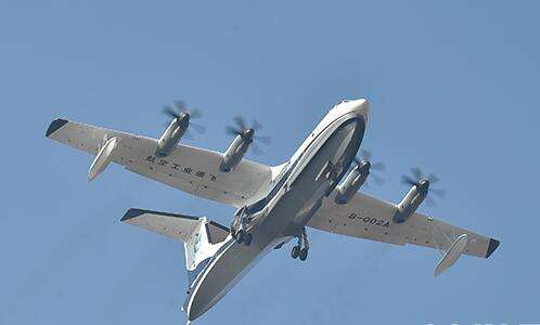 我国灭火/水上救援水陆两栖飞机鲲龙AG600将于下半年进行水上首飞